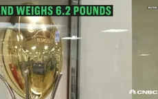 Nhật Bản giới thiệu bóng rugby bằng vàng trị giá hơn 80 tỷ đồng