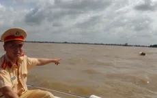 An Giang: Lật sà lan trên sông Vàm Nao, 2 người mất tích