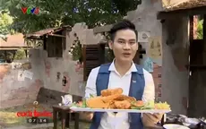 MC Hồng Phúc trổ tài nấu gỏi bò nướng cà pháo