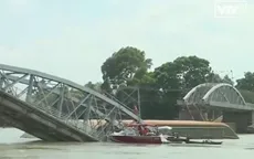 Vụ sập cầu Ghềnh: Không thu phí đổi, trả vé của hành khách đi tàu