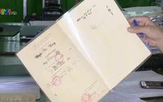 TT-Huế: Đi vay tiền ngân hàng, người dân tá hỏa phát hiện sổ đỏ bị tẩy sửa