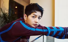 Song Joong Ki giữ vững ngôi vị Nam vương quảng cáo