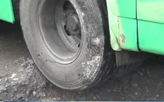Xe bus sụp "hố tử thần" tại TP.HCM