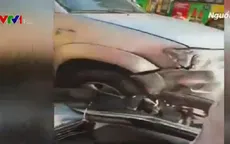 Ô tô nổ lốp đâm liên hoàn 9 xe máy, 4 người bị thương