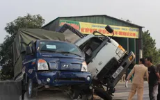 Nghệ An: Hai ô tô tải đâm nhau trên Quốc lộ 1A