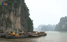 Di dời tàu hoang trên Vịnh Hạ Long trước 22/5