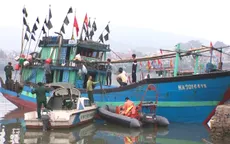 Nghệ An: Cứu hộ thành công 15 ngư dân và tàu cá bị nạn