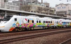 Hút mắt tàu tốc hành Hello Kitty