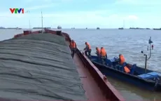 Bắt giữ tàu chở 2.000 tấn than bất hợp pháp