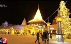 Ông già Noel Phần Lan tới Bắc Cực phát quà cho trẻ em