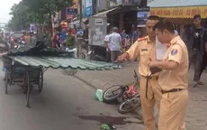 Bé trai 9 tuổi tử vong do đâm phải xe chở tôn