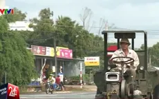 Cảnh báo nguy cơ tai nạn từ xe thô sơ chở vật liệu xây dựng