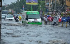 Triều cường đạt đỉnh, một số khu vực ở TP.HCM có thể ngập sâu