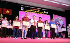 Trao giải cuộc thi "Tuổi trẻ học tập và làm theo tấm gương đạo đức Hồ Chí Minh"