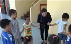 Trẻ em Trường Sa vui Tết Thiếu nhi cùng đoàn khách từ đất liền