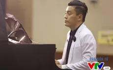 Lam Trường vừa chơi piano vừa hát "Tình thôi xót xa" khiến fan tan chảy