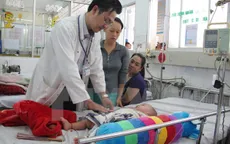 Số lượng bệnh nhi gia tăng do nắng nóng