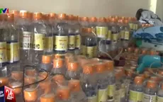 Kinh hoàng công thức làm dấm ăn bằng nước lã và... axít Axetic