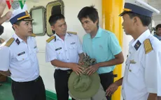 Bình Thuận: Cảnh sát biển cứu 11 ngư dân gặp nạn trên biển