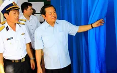 Phó Chủ tịch QH Đỗ Bá Tỵ kiểm tra công tác bầu cử ở huyện Trường Sa và Vùng 4 Hải quân