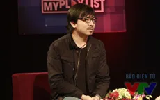 Giáo sư Xoay lần đầu trổ tài hát ru con trong My Playlist