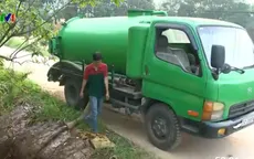 Bắt quả tang vi phạm xả chất thải công nghiệp ở Hà Nội