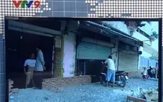 Nhà dân biến thành hầm khi xây đường chống ngập tại TP.HCM