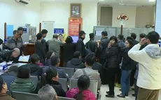 Người dân Thủ đô nườm nượp đăng ký sang tên đổi chủ xe máy