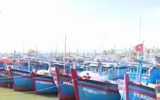 Hàng trăm tàu cá Phú Yên không thể ra khơi vì mắc cạn
