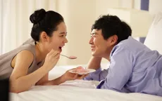 Chồng Han Ga In chỉ muốn vợ "quẩn quanh" bên mình