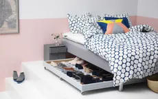 Biến gầm giường thành nơi chứa đồ độc đáo