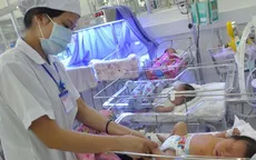 Cần Thơ: Cứu sống 2 trẻ sinh non nặng dưới 800g kèm suy hô hấp nặng