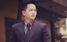 MC Hoàng Quân bảnh bao với trang phục vest thanh lịch