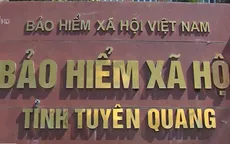 Vận động phụ huynh vùng cao mua BHYT học sinh cho con em