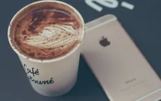 Đừng chê iPhone X đắt, bởi nó rẻ hơn cả một… cốc cà phê