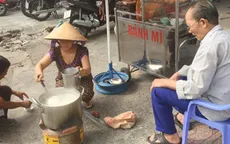 Người phụ nữ nấu cháo từ thiện miễn phí ở TP.HCM