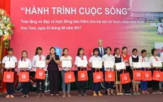 Hội Bảo trợ Trẻ em Kon Tum tặng xe đạp cho trẻ em có hoàn cảnh khó khăn