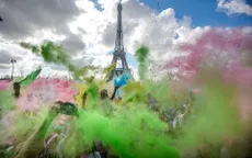 Hàng nghìn người tham gia cuộc chạy đua màu sắc tại Pháp