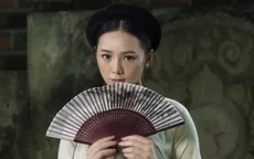 Hot girl "Đi qua mùa hạ" Quỳnh Kool mong manh, e ấp trong tà áo dài