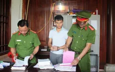 Nghệ An: Bắt thêm 2 đối tượng sản xuất và bán xăng giả