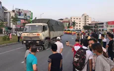 Hà Nội: Người đàn ông bị ô tô tải cuốn vào gầm xe tử vong