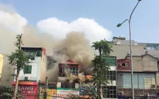 Hà Nội: Cháy cửa hàng văn phòng phẩm trên đường Giải Phóng