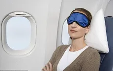 10 tư thế tốt nhất giúp bạn có giấc ngủ ngon trên máy bay