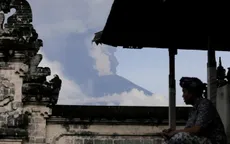 Du lịch Bali (Indonesia) tổn thất nghiêm trọng do núi lửa Agung phun trào