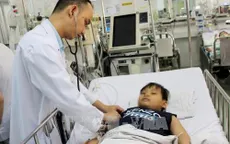 Một bệnh nhi phải cắt bỏ phổi do nuốt bóng đèn led đồ chơi