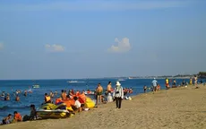 Biển Nhật Lệ hút khách du lịch