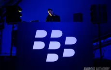 "Học đòi", BlackBerry cũng muốn sản xuất đồng hồ thông minh?