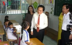 Bộ trưởng Phùng Xuân Nhạ làm việc về tình hình giáo dục, đào tạo tại Cần Thơ
