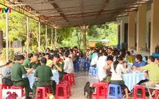 Bữa sáng đoàn kết giữa núi rừng đại ngàn