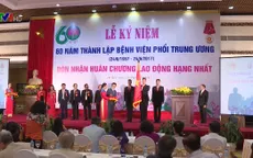 Bệnh viện Phổi Trung ương đón nhận Huân chương Lao động hạng Nhất
